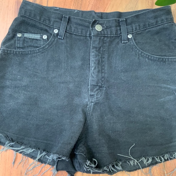Vintage Lee High Rise Black Denim Cutoff Shorts - Picture 2 of 7